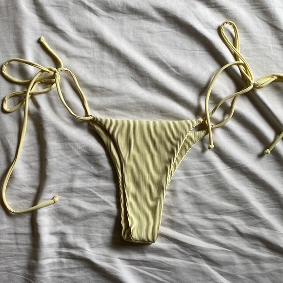 Yellow tie bikini - Picture 5 of 5